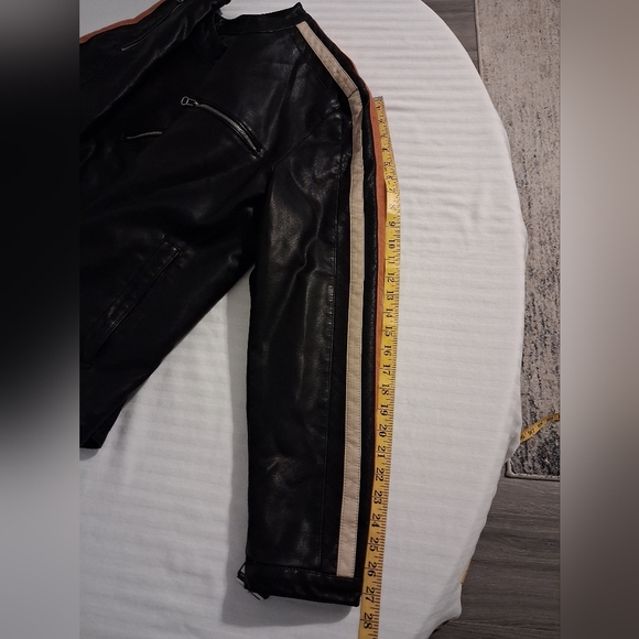 Men's Black Faux Leather Jacket with Striped Sleeves Size XL - Picture 16 of 16